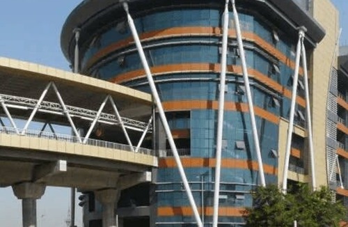 Sushant Lok Apartment | Penthouse W Jacuzzi Garden Extra Room Pets OK
