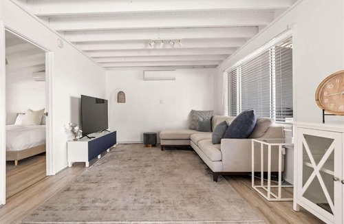 Dunsborough House | Pepper Cottage - Easy Beachside Living Close to Town