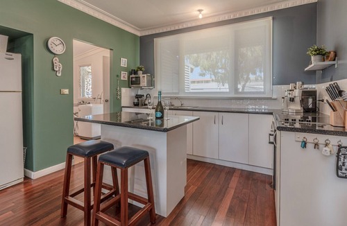 Lancelin House | Peppermint Tree Sea Sounds - 80 Steps to the Beach
