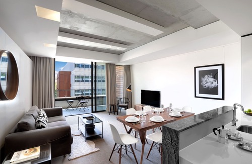City West Hotel | Peppers Gallery Hotel Canberra