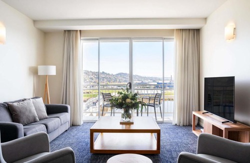 Launceston CBD Hotel | Peppers Seaport Launceston