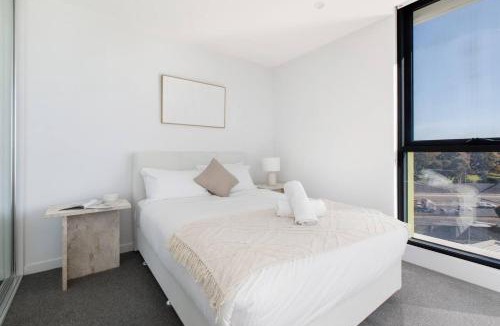 Parkville Apartment | Perched on Parkville - A Minimalist Retreat with Pool