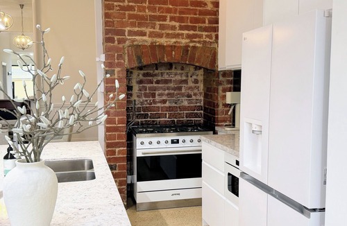 North Adelaide House | Perfect North Adelaide Location. Walk everywhere!