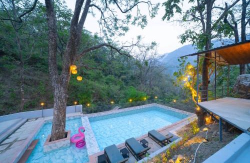 Shivpuri Hotel | Perfectstayz The Silhouette