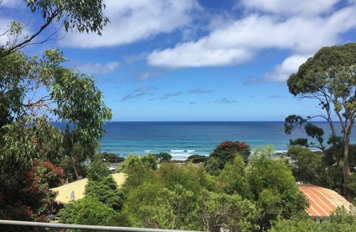 Separation Creek House | Periton Lodge ~ Charming 1950's Beach House, Stunning Ocean Views, 200m to beach