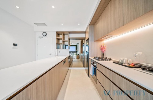 Perth Central Business District Apartment | Perth City Resort Amenities & Prime Location
