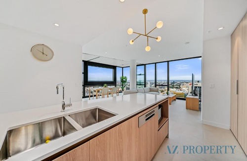 Perth Central Business District Apartment | Perth Luxury Apartment with Pool & Gym Modern Living in the City Centre