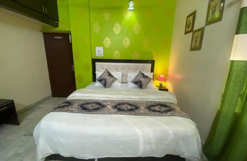Khattalwada Villa | Perth villa