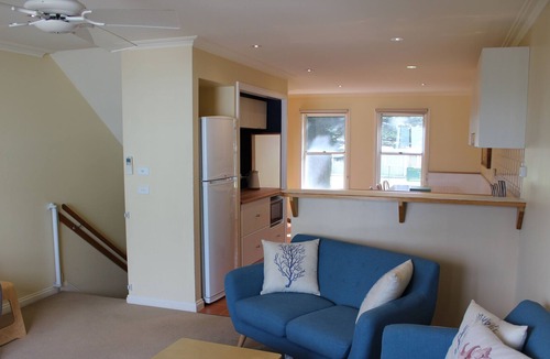 Warrnambool House | Pertobe Road Beach House - Norfolk & Mahogany Suites