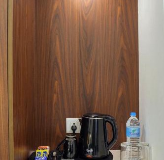 Chittur Hotel | Perumatty Residency