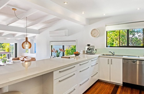 Alexandra Headland House | Pet friendly beach house with ocean view and pool