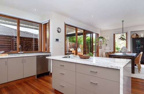 Highett House | Pet Friendly - Bayside Oasis in Highett