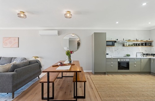 Two Rocks House | Pet-Friendly. Beach retreat. Welcome pack on arrival.