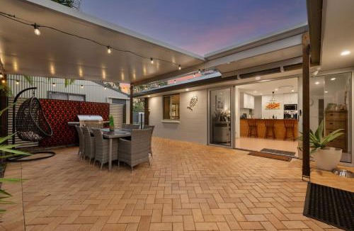 Woorim House | Pet Friendly Beachside Hideaway - Lazy on Lowry