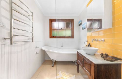 Central Tilba House | Pet Friendly Farm Stay in the centre of Tilba!