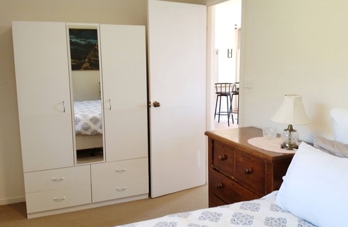 Broadwater House | Pet-friendly, five tranquil acres near Pambula Beach overlooking the Lake.