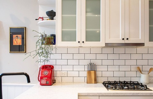 Sandringham House | Pet Friendly - Sandy Village Retreat Heated Pool Bay Views