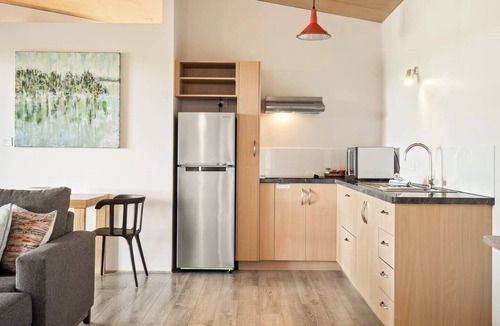 Yallingup Cabin | Petra Olive 5 - One Bedroom Apartment, Sleeps 2