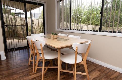 Bletchington House | Phillip Villa, Modern & Fresh, Close to Town, Free Wifi