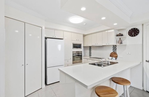 Broadbeach Apartment | Phoenician 2 Bedroom