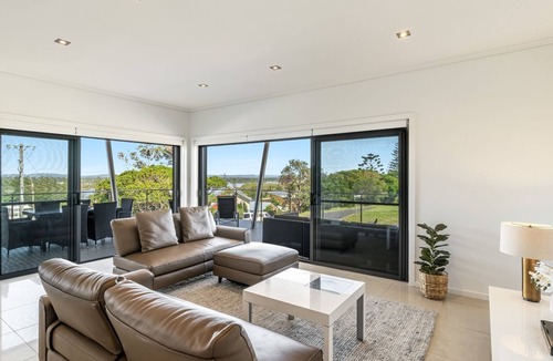 Yamba Apartment | Pilotage 1 - Style, Views & Perfect Location - Holiday Yamba