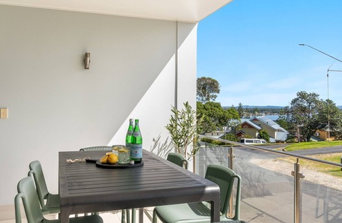 Yamba Apartment | Pilotage 3 - Lighthouse Views, Yamba Waves & Holiday Days - Holiday Yamba