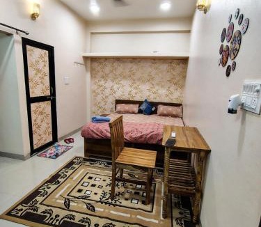 Rau House | Planet Stays Cozy Room with Private Kitchen