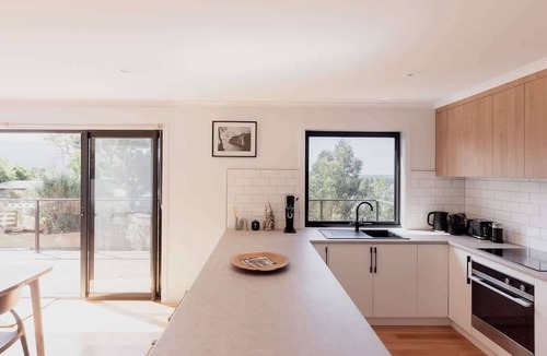 Eaglehawk Neck House | Pod House at Pirates Bay