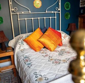 Stanley Bed & Breakfast | Poet's Cottage Stanley