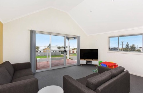 Middleton House | Point Break - 7 Mindacowie Tce, Middleton