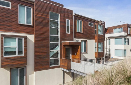 Lorne Apartment | Point Grey Apartment 13