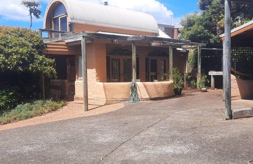 Mallacoota Apartment | Polehouse Mudbrick Units 1br