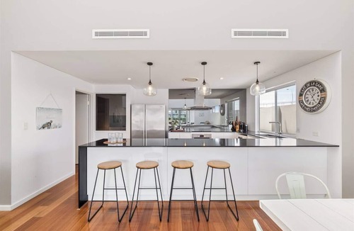 Geographe House | Pontoon Paradise Waterfront Serenity in Geographe