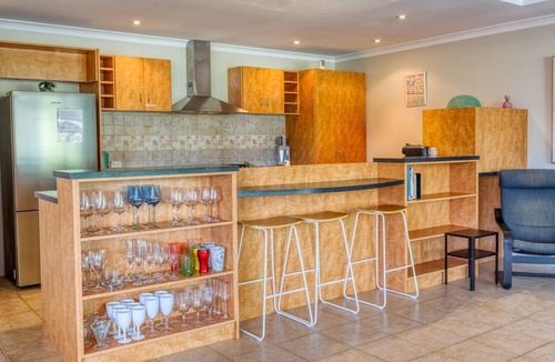 Dunsborough House | Pool and Putt Paradise