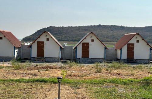 Kolhapur House | POOL HOUSE Cottage