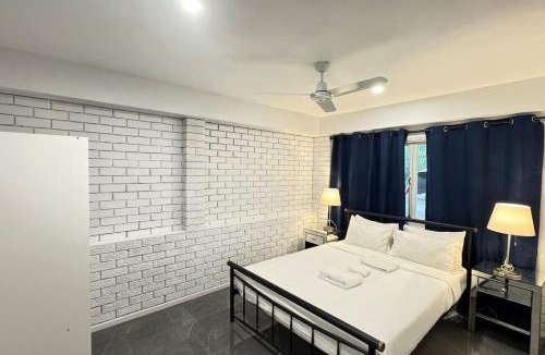 Marsden House | Pool House with 3 BDR 2 AC