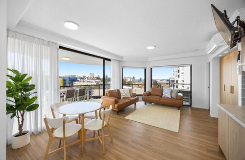Kings Beach Apartment | Poolside 3-Bed Retreat Near Kings Beach