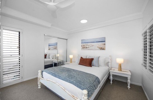 Kings Beach Apartment | Poolside 3-Bed Retreat Near Kings Beach