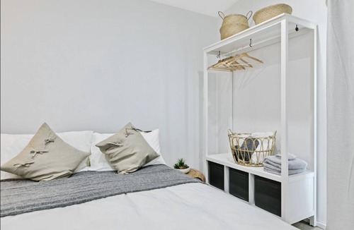 Buderim Apartment | Poolside guesthouse