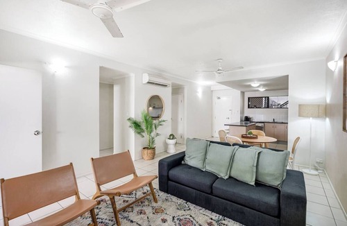Parramatta Park Apartment | Poolside on Martyn Relax in Resort style Comfort