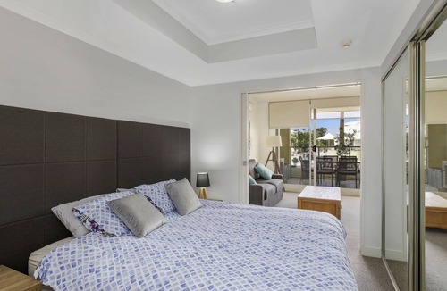 Ettalong Beach House | POOLSIDE PARADISE ETTALONG BEACH RESORT