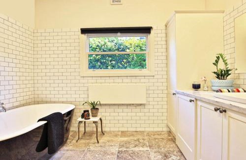 Exeter House | Poppy Cottage
