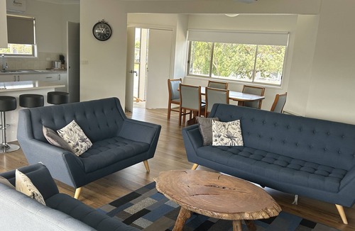 Portarlington Hotel | Portarlington Beach Motel