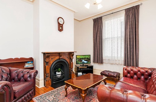 Warrnambool House | Positioned in the center of Warrnambool at a location that cannot be beat.