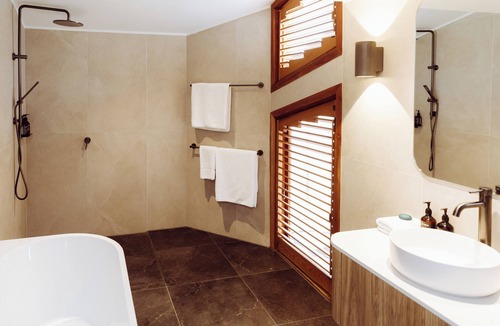 Parachilna Hotel | Prairie Hotel
