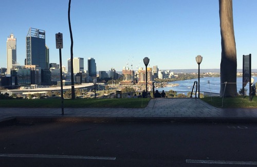 West Perth Apartment | premium 5*location 2bed large apartment ,very comfortable walk to kings park