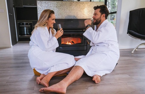 Broulee Villa | Premium Spa Bower - Premium Spa Bower for a couple