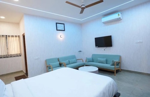 Shirdi Villa | Premium Stay Experience in a Prime Location Peacefull &Stylish Property.