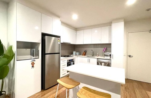 Preston Apartment | Preston Spacious Apartment fully self-contained Parking Wi-Fi