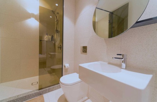 Melbourne Apartment | Pride Fawkner Apt *Balcony WIFI+POOL/GYM+Smart TV Netflix & Foxtel